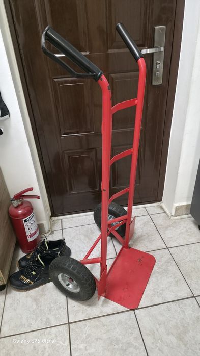 Liza cărucior marfa aproape noua butoaie baxuri 2 roti