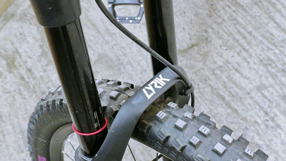 YT Capra AL Comp, 27.5 М, RockShox Lyrik 170 ход, 1x 11 SRAM GX