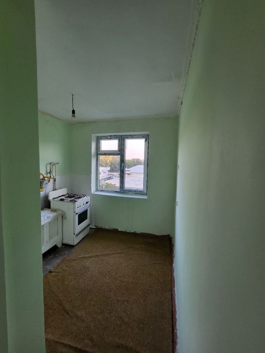 Qarshi shahri, 4-mikrorayon, Cho‘lquvar mahallasi, 18-dom, 15-xonadon.