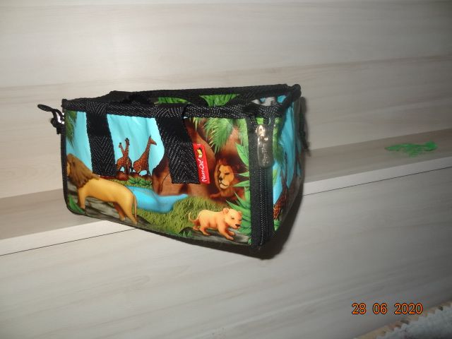 Игровой коврик ЗООПАРК - чемоданчик с ручкой и с животными (6 шт.)