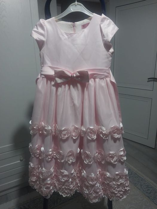 Продам нарядное платье