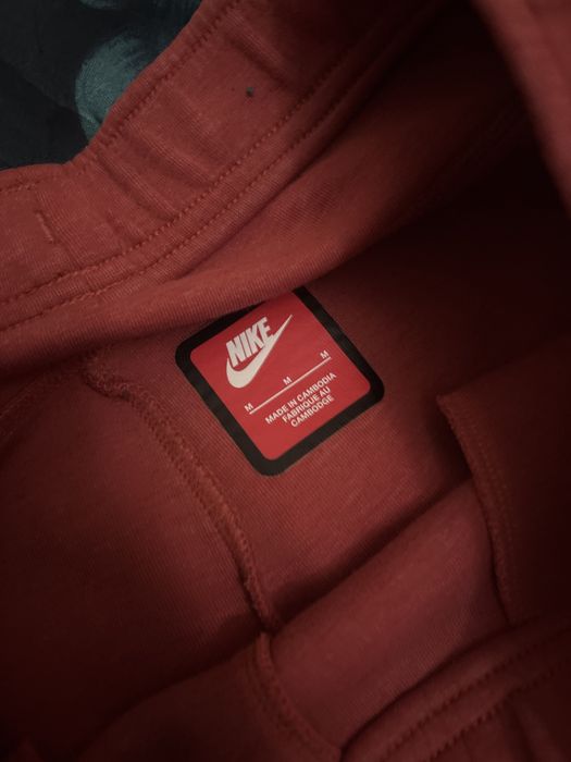 Nike tech fleece червен