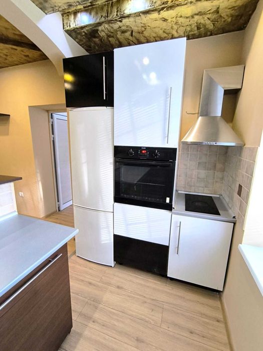 Давам под наем двустаен апартамент в гр. Перник кв. Изток