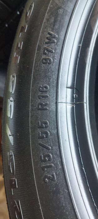 Vând cauciuc PIRELLI  215/55 16