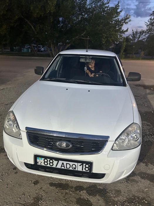 Приора сатылады срочно