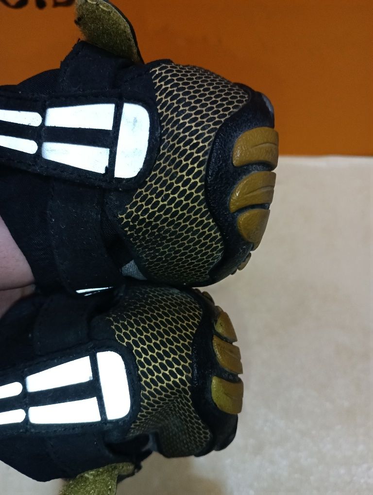 Five Fingers N 42,5- 13 лв