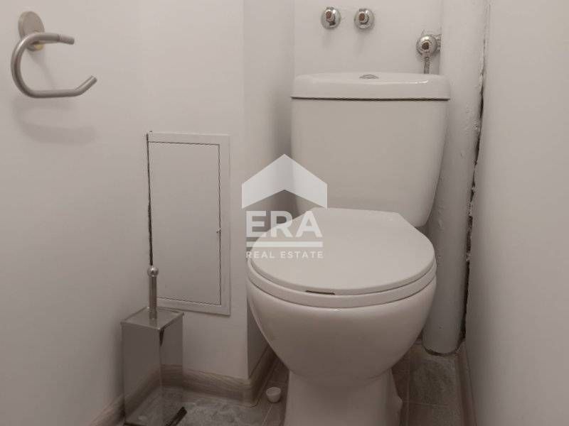 Дава се под наем Тристаен апартамент в Варна, Колхозен пазар - 80 кв.м за 550 € - Снимка #6
