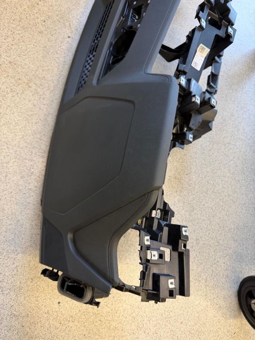 Plansa bord audi Q8 e-tron