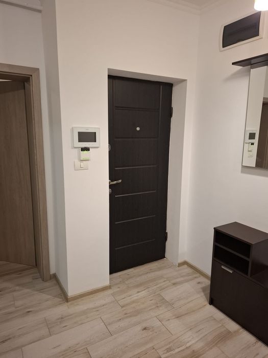 Închiriez apartament