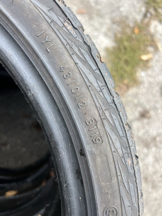 Зимни гуми 225/40/18 Nokian DOT 19 с борд .