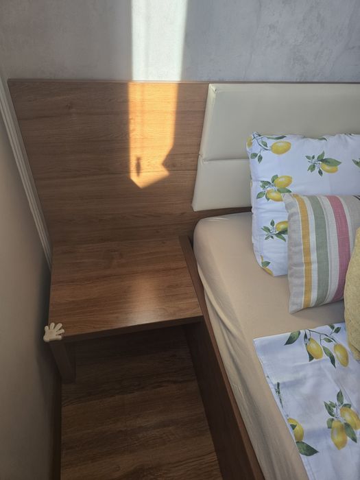 Vând mobila dormitor fabricatie ITALIA (dressing/dulap,comoda TV,pat)