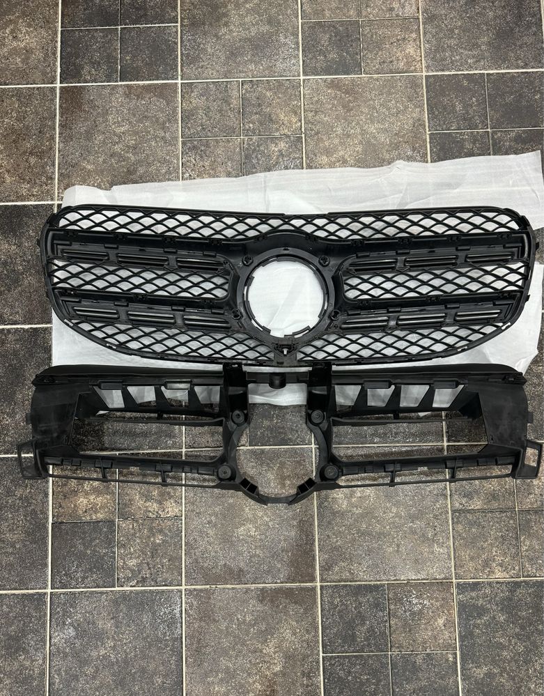 Оригинална решетка за Mercedes GLS X167 W167 AMG line