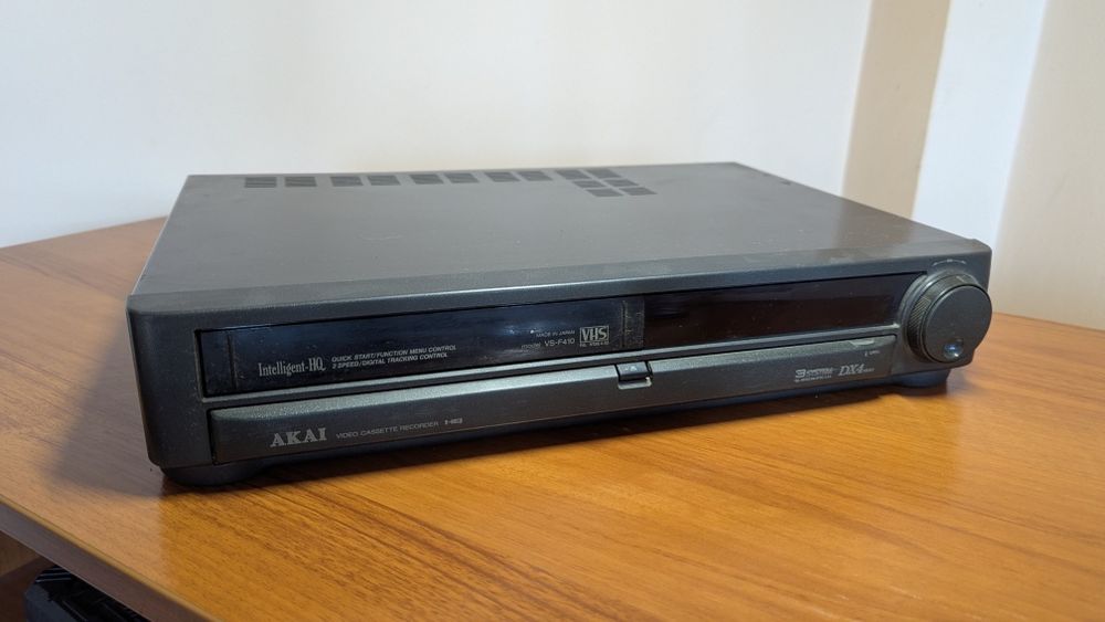 Видео VHS Akai  VS-F410