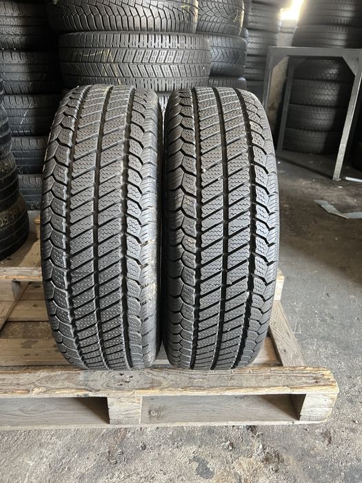 2 anvelope de iarna 215/70/15C Barum 10 mm!