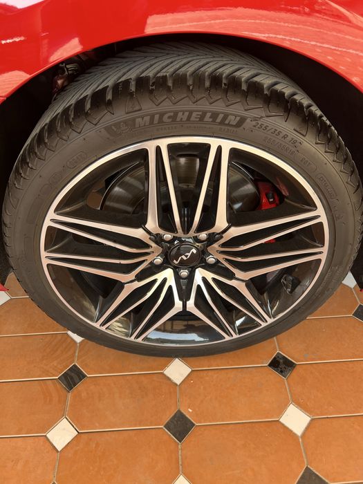 Kia stingir 3:3 twin turbo