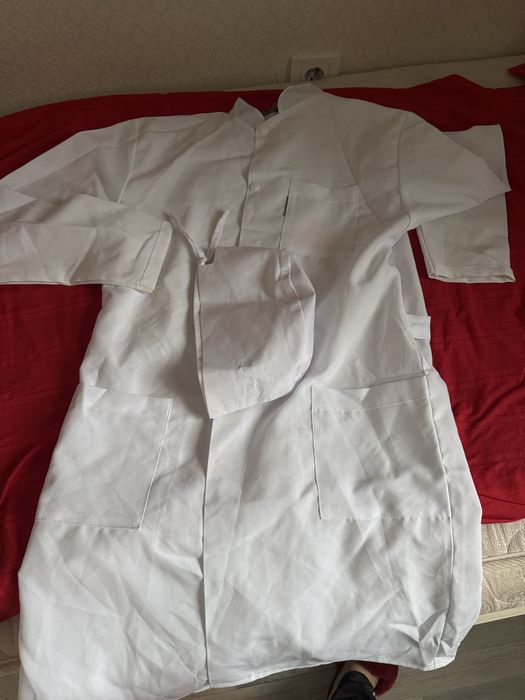 Продам новый медицинский халат с чепчиком вместе