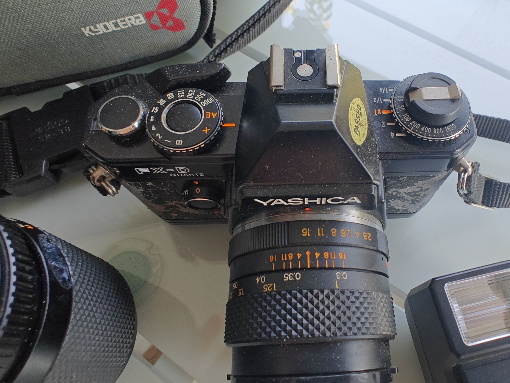 Yashica FX-D quartz obiectiv yashica 28mm 1: 2,8 si 35-105mm 1:3.8-4,8