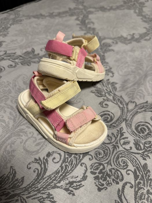 Детски обувки за момиче