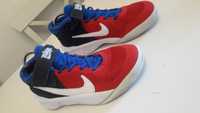 Nike Team  Hustle mas 38, 5