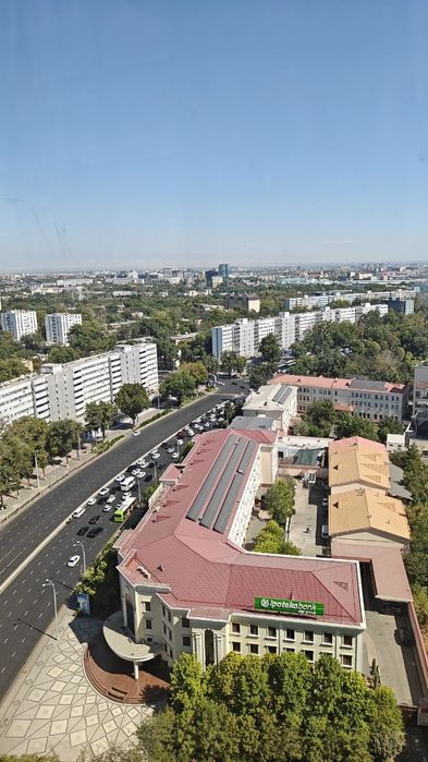 Сдаётся просторное Помещение в центре города- Алайский 1000м2. (N123)