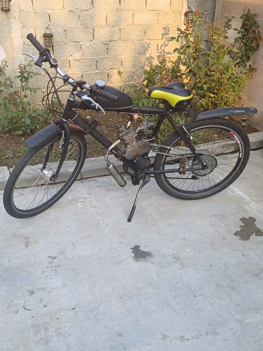 Bicicleta cu motor de 50 funcționează perfect