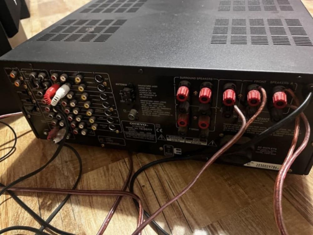 Onkyo TX-DS777 AV Ресивър