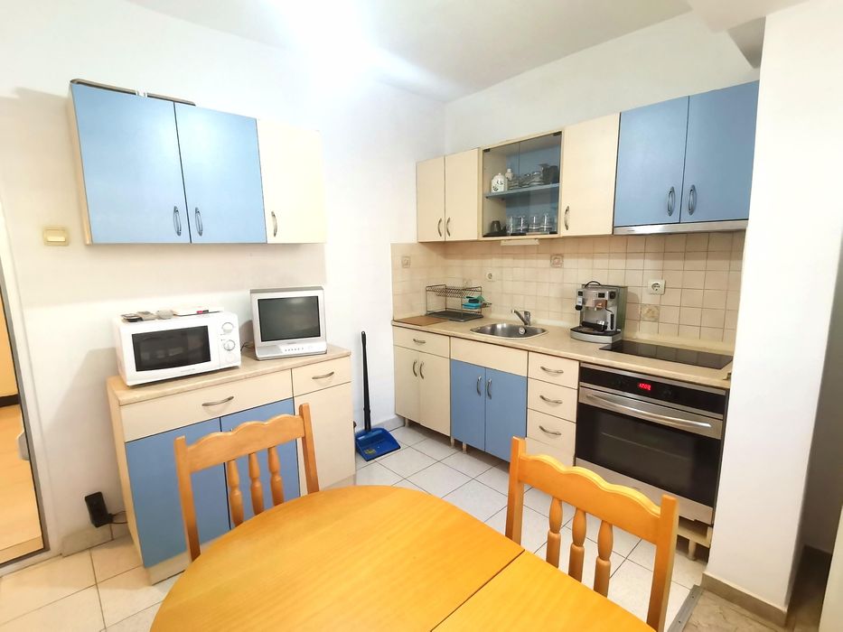 Дава се под наем Двустаен апартамент в Бургас, Славейков - 65 кв.м за 357 € - Снимка #3