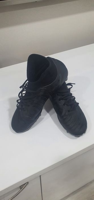 Футболни обувки бутонки