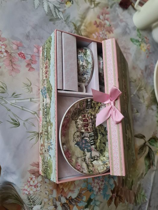 Нови,порцеланови чаши