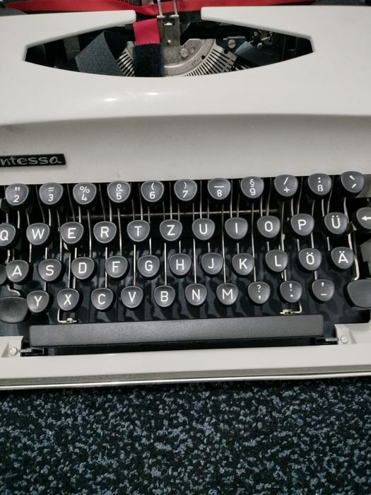 Mașina de scris Contesa de lux