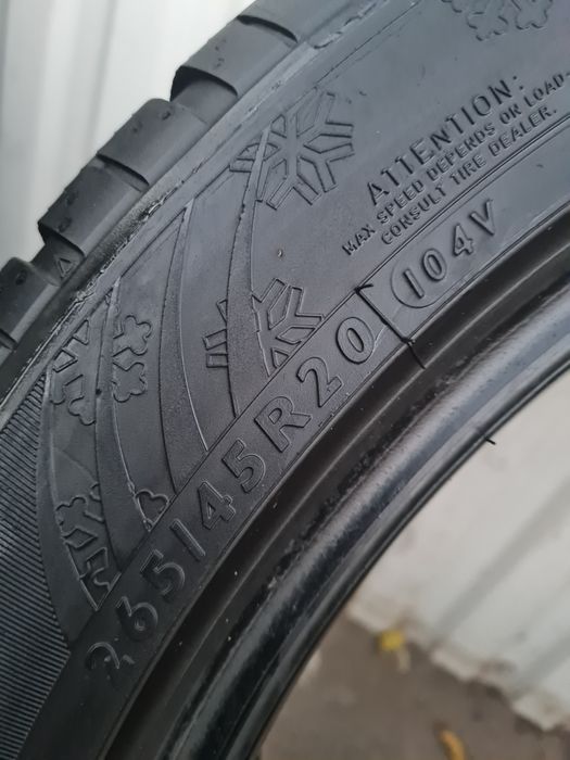 2 Anvelope de iarna*265/45R20*Dunlop *LICHIDARE STOC*75 Lei Buc *