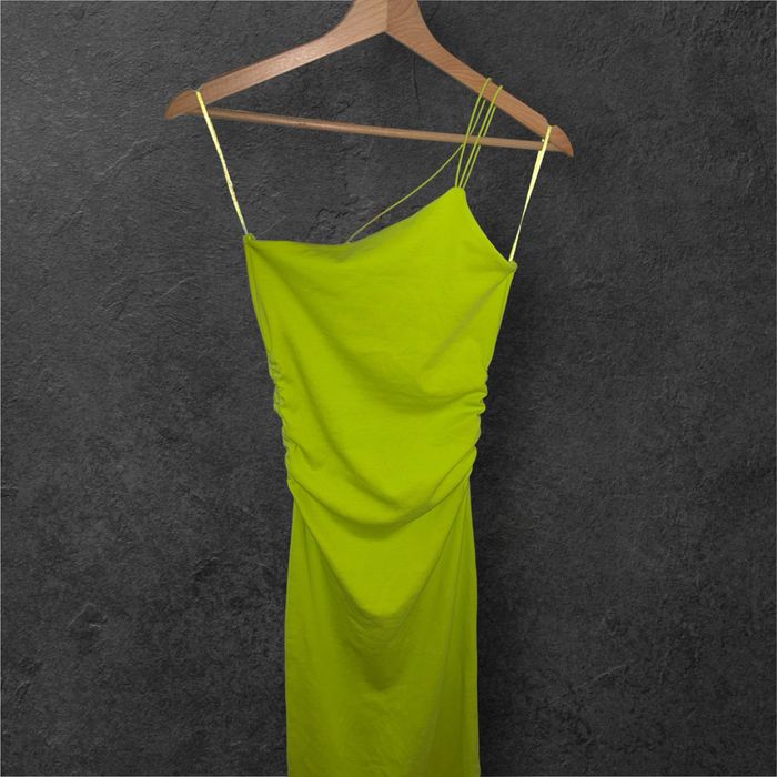 Rochie midi galben neon asimetrica cu fronseu Zara 34
