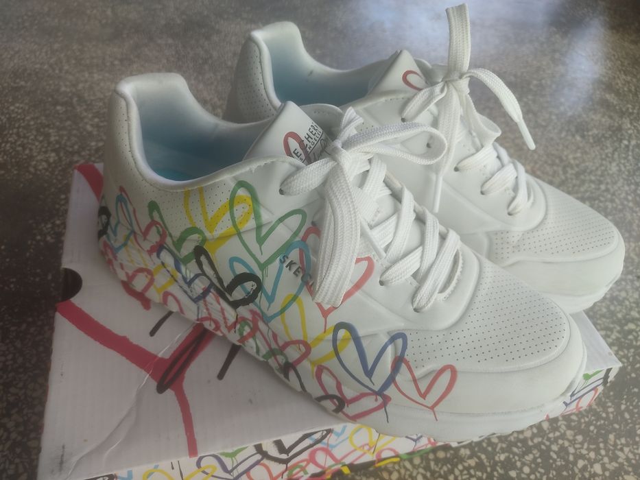 Маратонки на Skechers