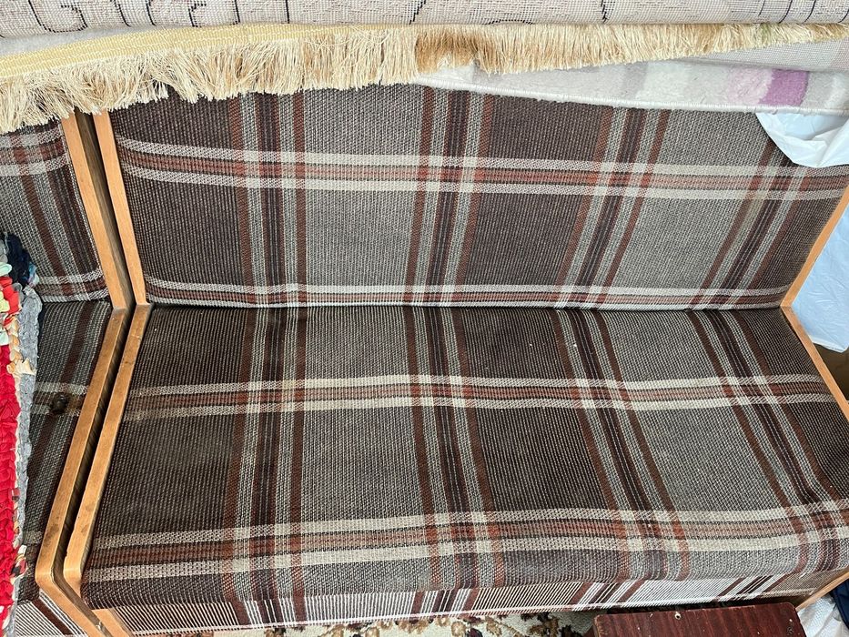 Продам кухонный уголок 2штуки