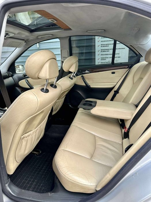 Vând Mercedes c class