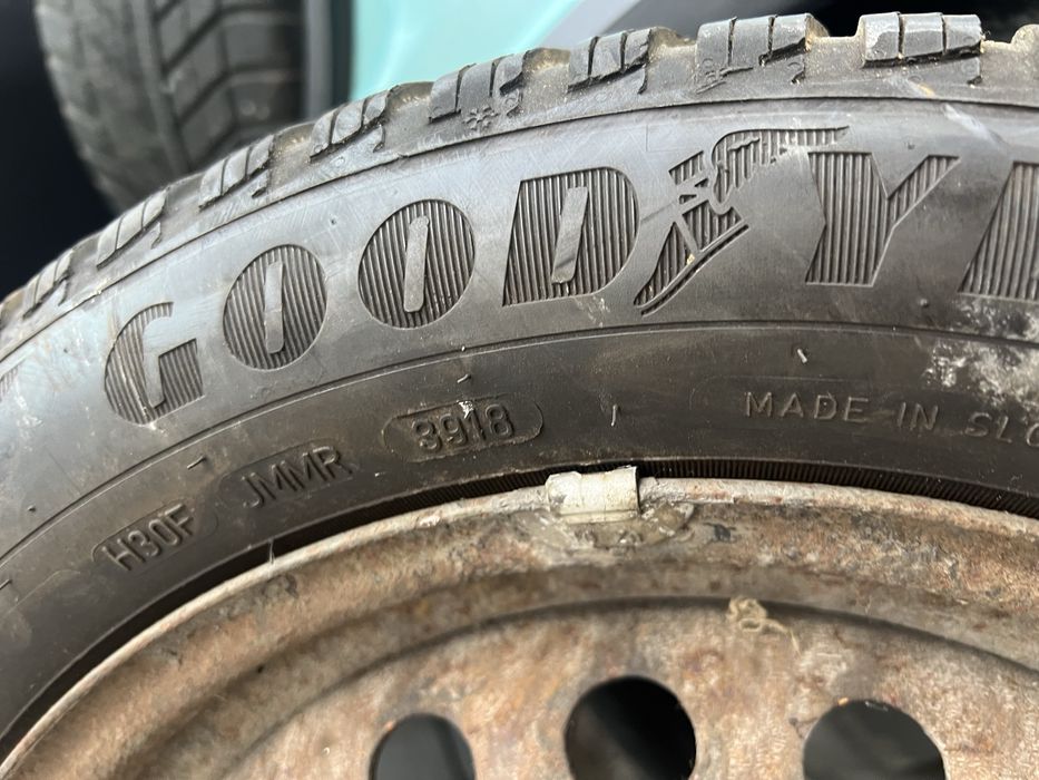 Cauciucuri r16 iarna goodyear
