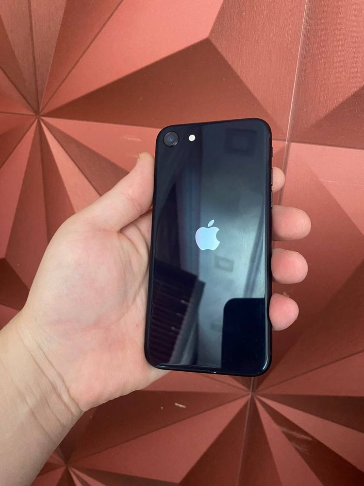 Iphone se 2022 сотилади
