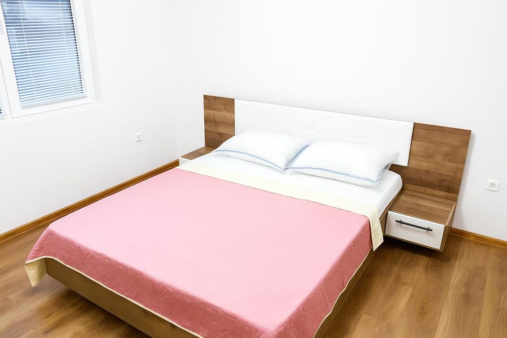 Светъл ДВУСТАЕН апартамент в район Южен