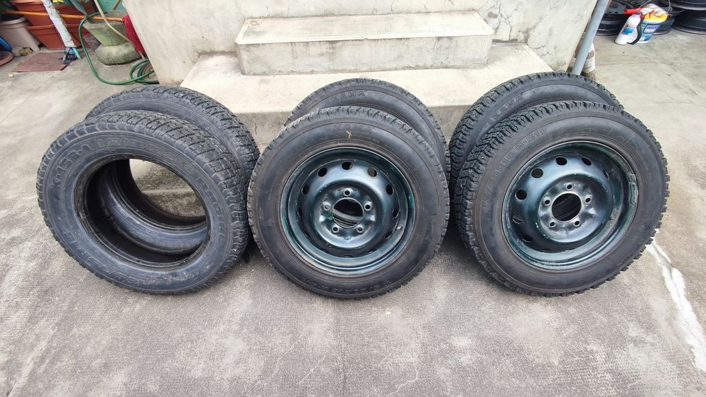 Anvelope Lada Niva cu jante