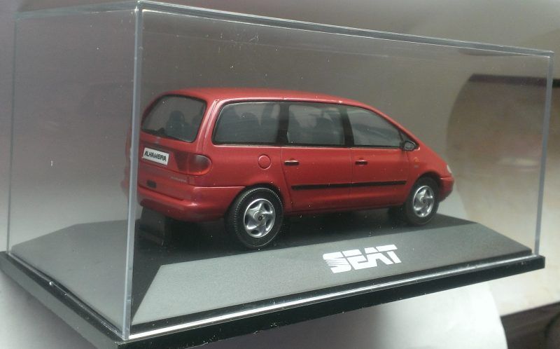 Macheta Seat Alhambra MK1 1996 - Herpa 1/43 noua