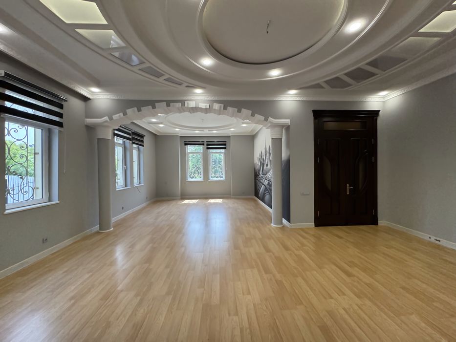 Сдается Евродом под ОФИС 3.2 сотки 9 комнат Шота Руставели Саламатина