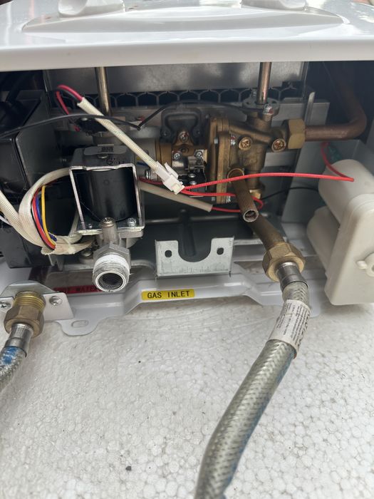 Vând instant pe gaz