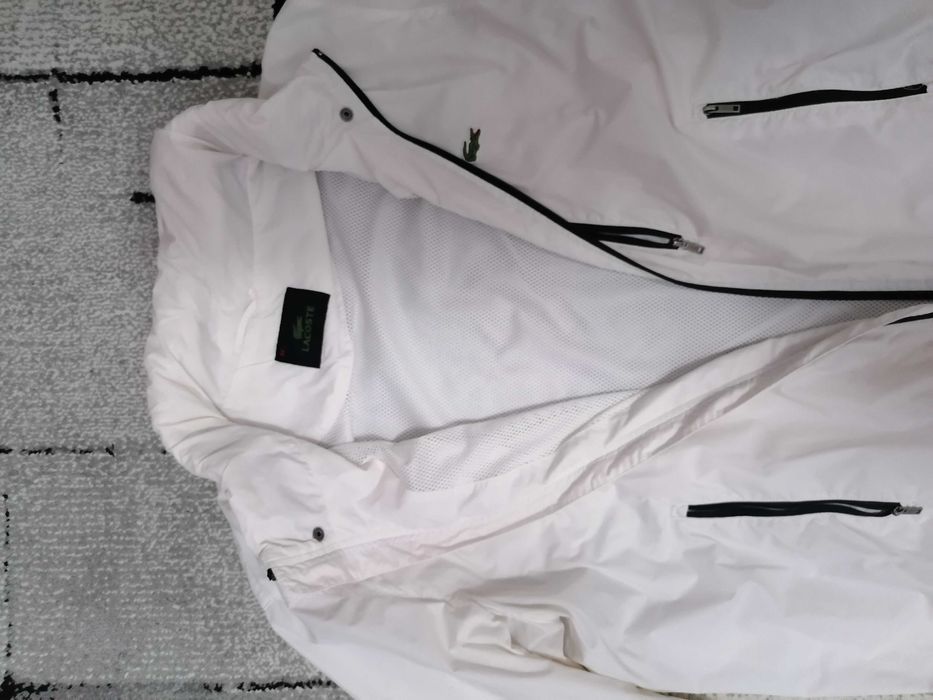 Geaca reflectorizanta lacoste doar 250 pana la Crăciun