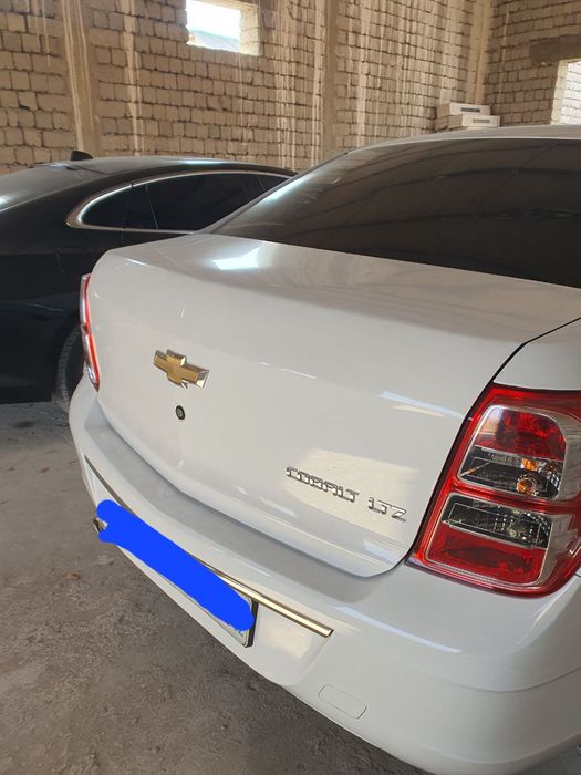 Mashina 2023 yil 117  000 ming yurgan halol prabegi 4 yangi bolon yang