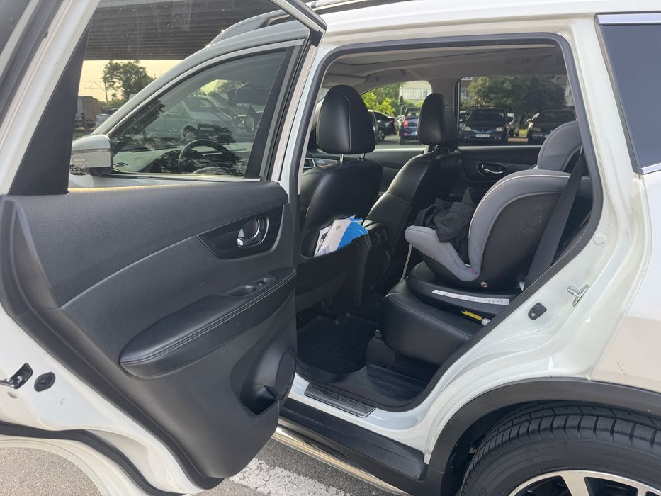 Vand Nissan X-Trail 1.6 dCi,Automata CVT Full Option+Accesorii,170.000