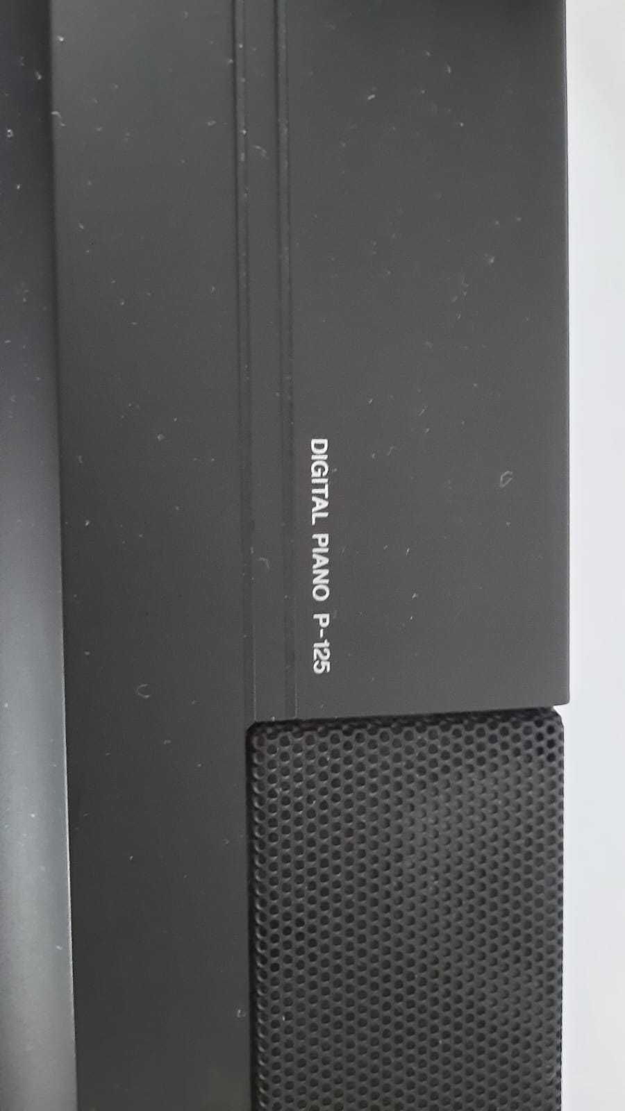 Pian Digital Yamaha P-125, cu accesorii, ușor utilizat, în stare bună
