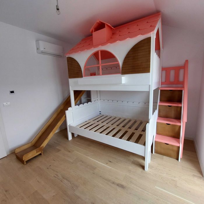 TRANSPORT GRATUIT.Pat tip casuta cu tobogan. Cod 2809