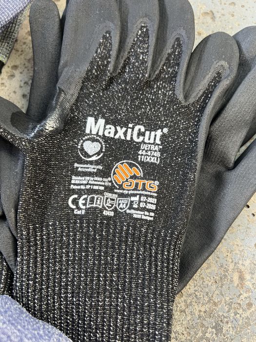 Vand manusi protectie MaxiCut / manusi antitaiere diverse marimi