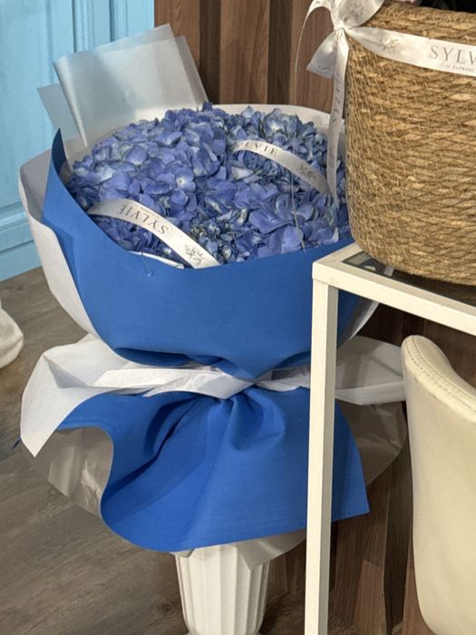 цветы продам свежие 1 день им