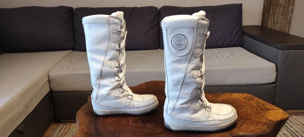 Бели кожени ботуши Timberland 37.5